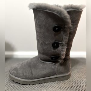 Gray Ugg Bailey Button Triplet boots- size 6 (fits women’s 8.5)